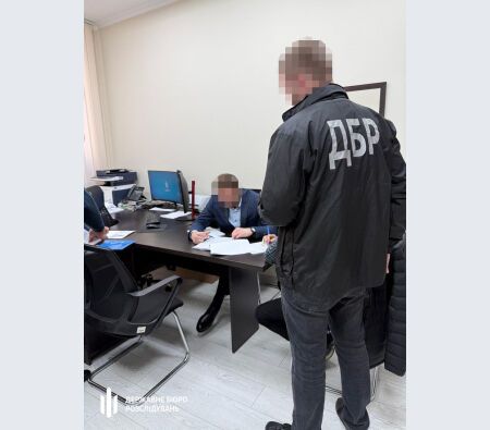 Незаконная вырубка почти 19 тысяч деревьев: во Львовской области будут судить депутата и директора лесхоза