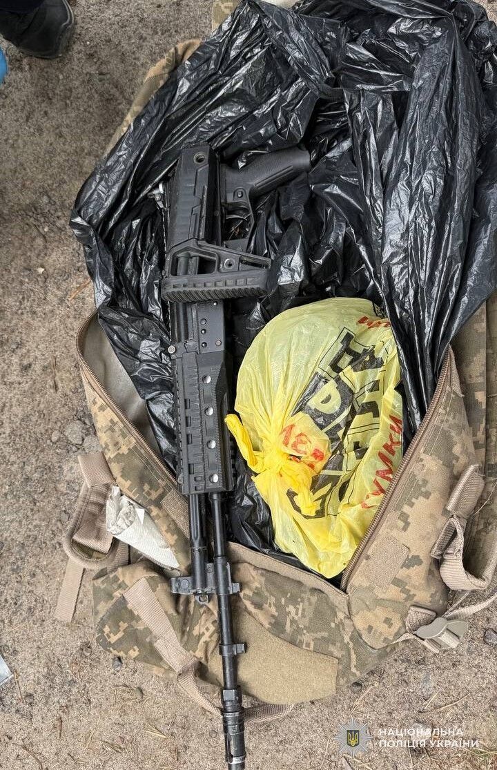 У Львівській області затримали чоловіка зі зброєю та майже 80 патронами