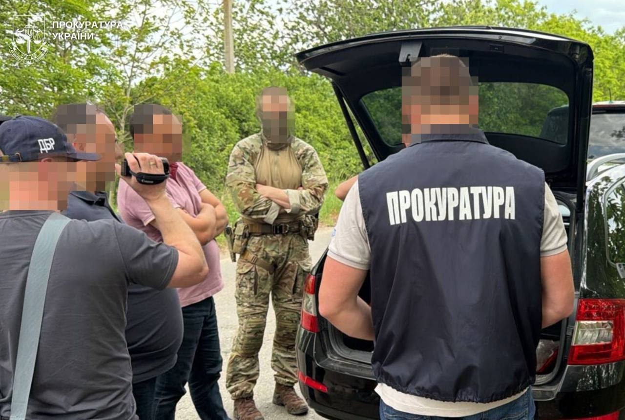 Адвоката из Ужгорода подозревают в схеме ''закрытия СЗЧ'' за $9 тысяч