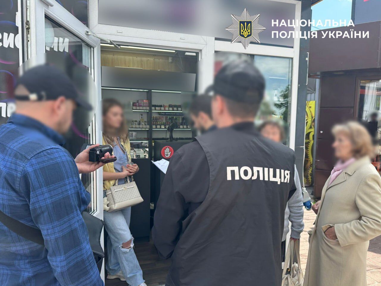 В Киеве накрыли масштабную схему продажи контрафактных вейпов: изъят товар на 12 млн грн