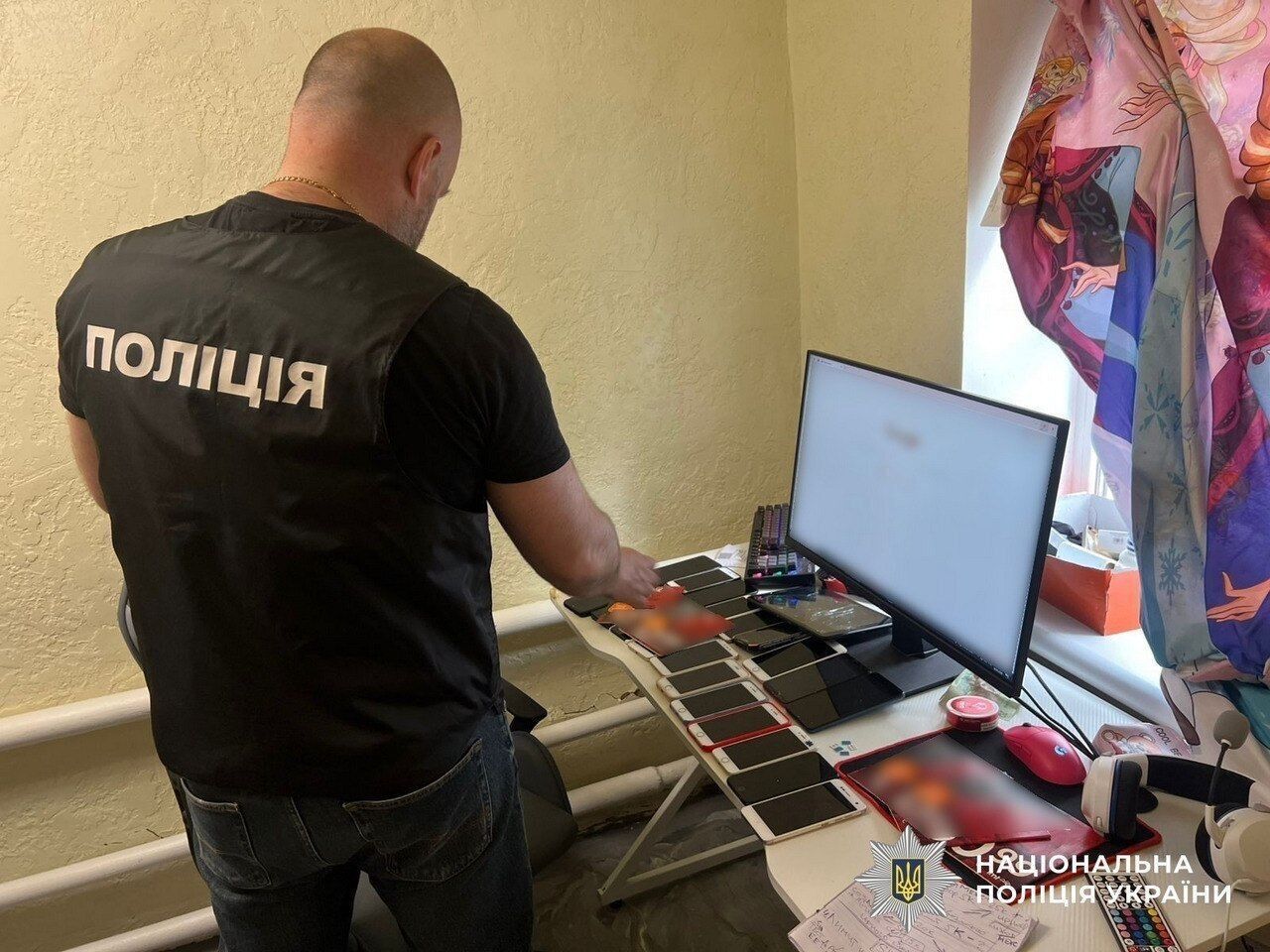 Українські та латвійські правоохоронці викрили шахрайський кол-центр із мільйонними збитками