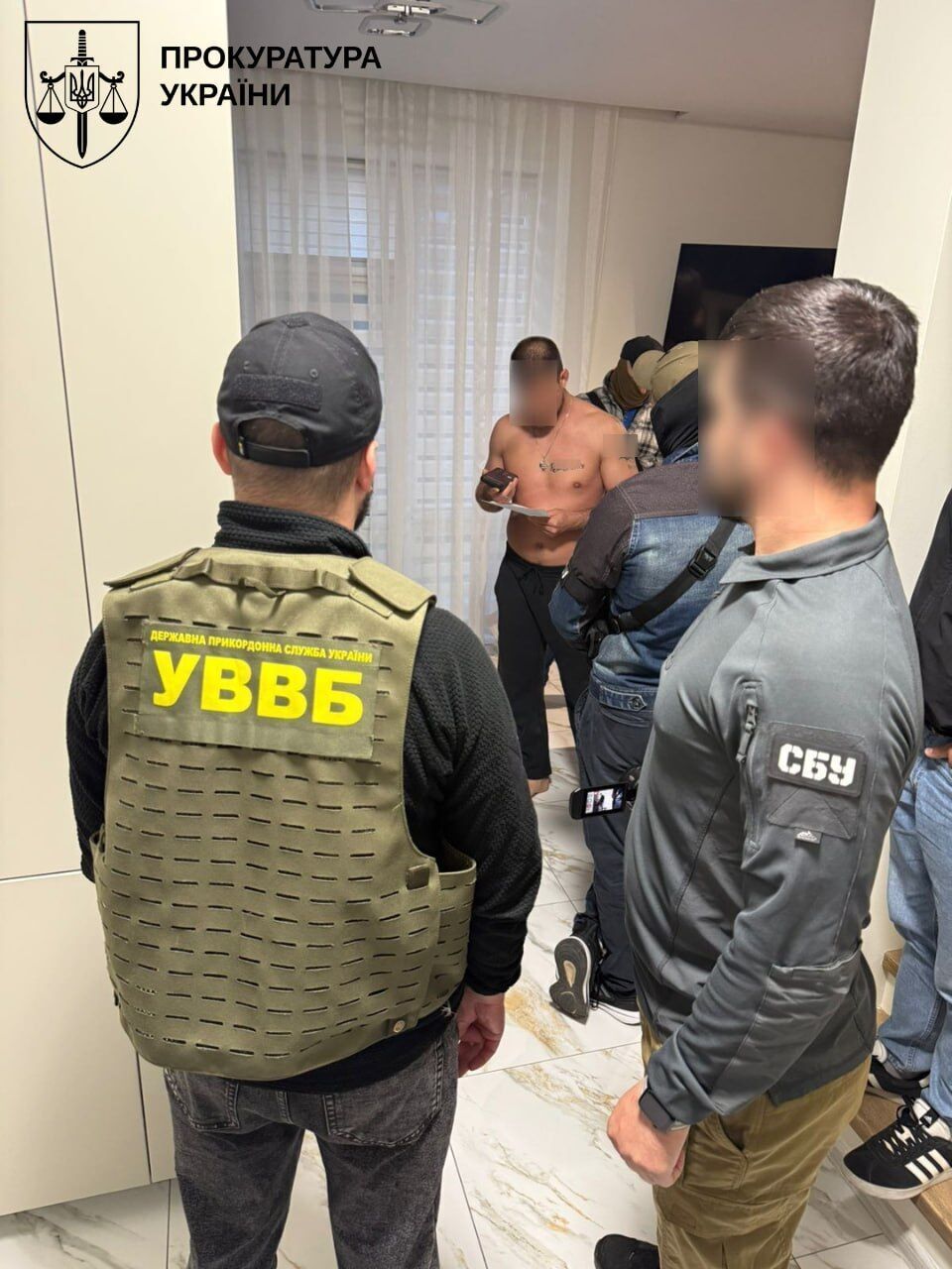 На Буковине разоблачили схему незаконной переправки мужчин за границу: среди фигурантов депутат и полицейский