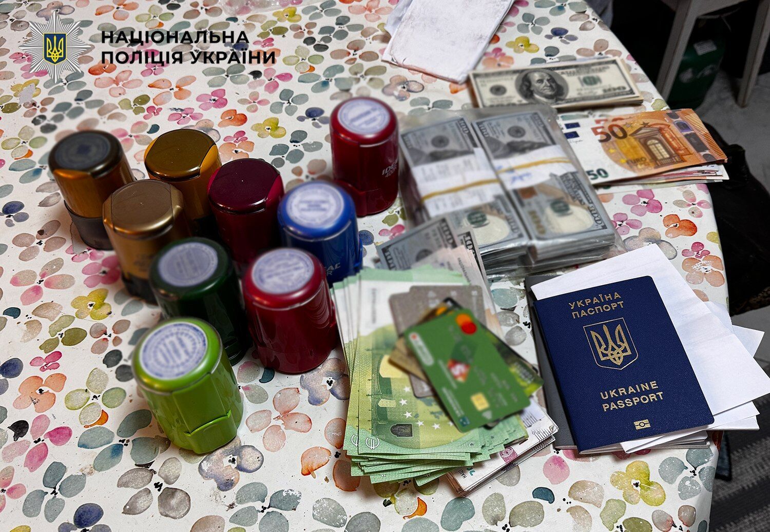 В Киеве разоблачили масштабную схему легализации иностранцев через фиктивные фирмы