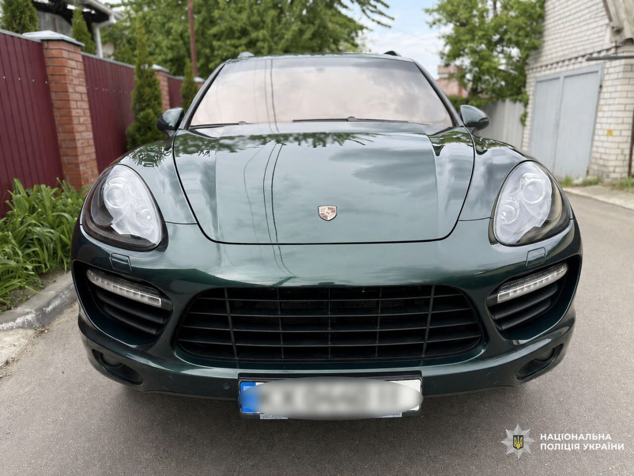Не задекларував Porsche та Mercedes: ексчиновника з Харкова підозрюють у приховуванні майна на понад 4 мільйони