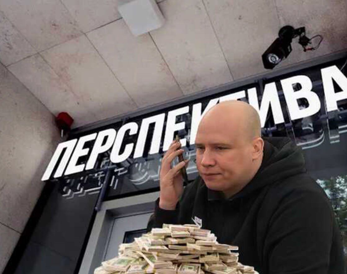 Годинники з ''московським часом'': як росіянин Захаров веде бізнес у центрі Києва і хто йому допомагає?