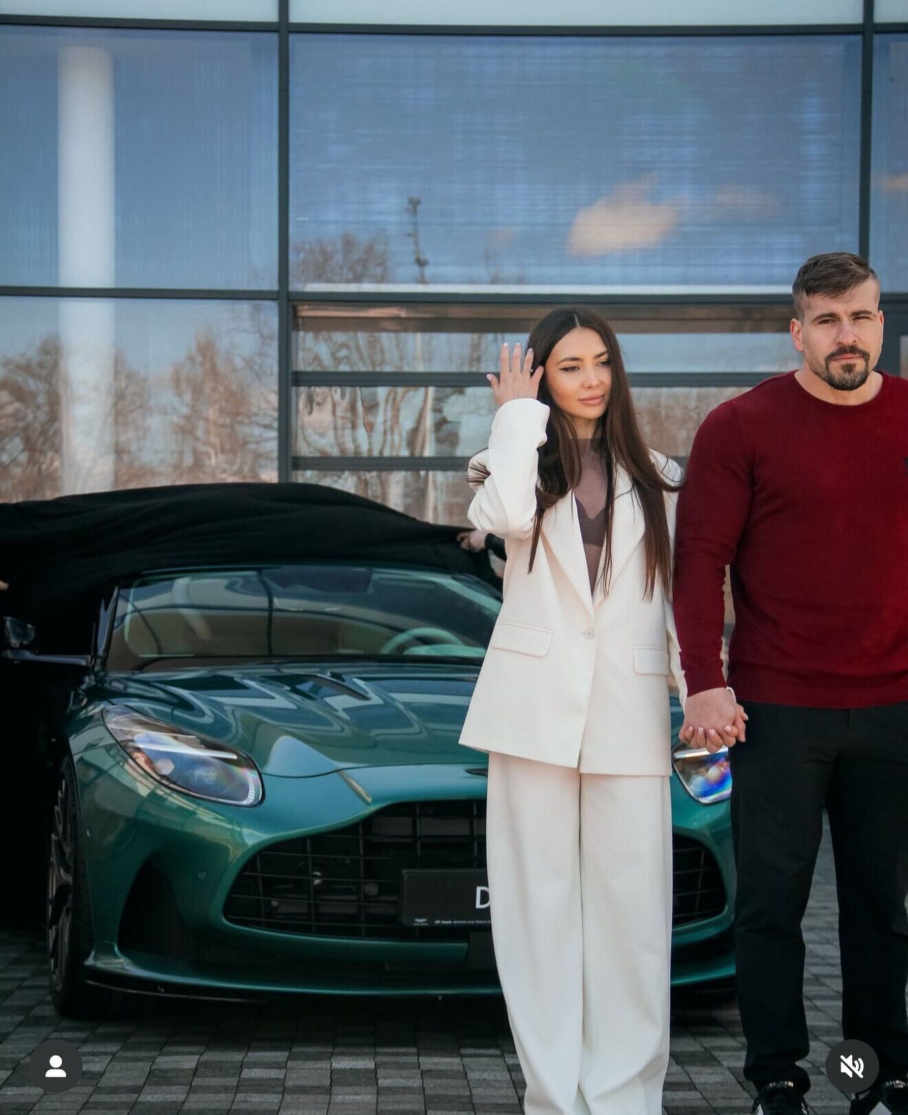 Под Киевом разбили эксклюзивный Aston Martin за $350 тысяч: за рулем был известен блоггер
