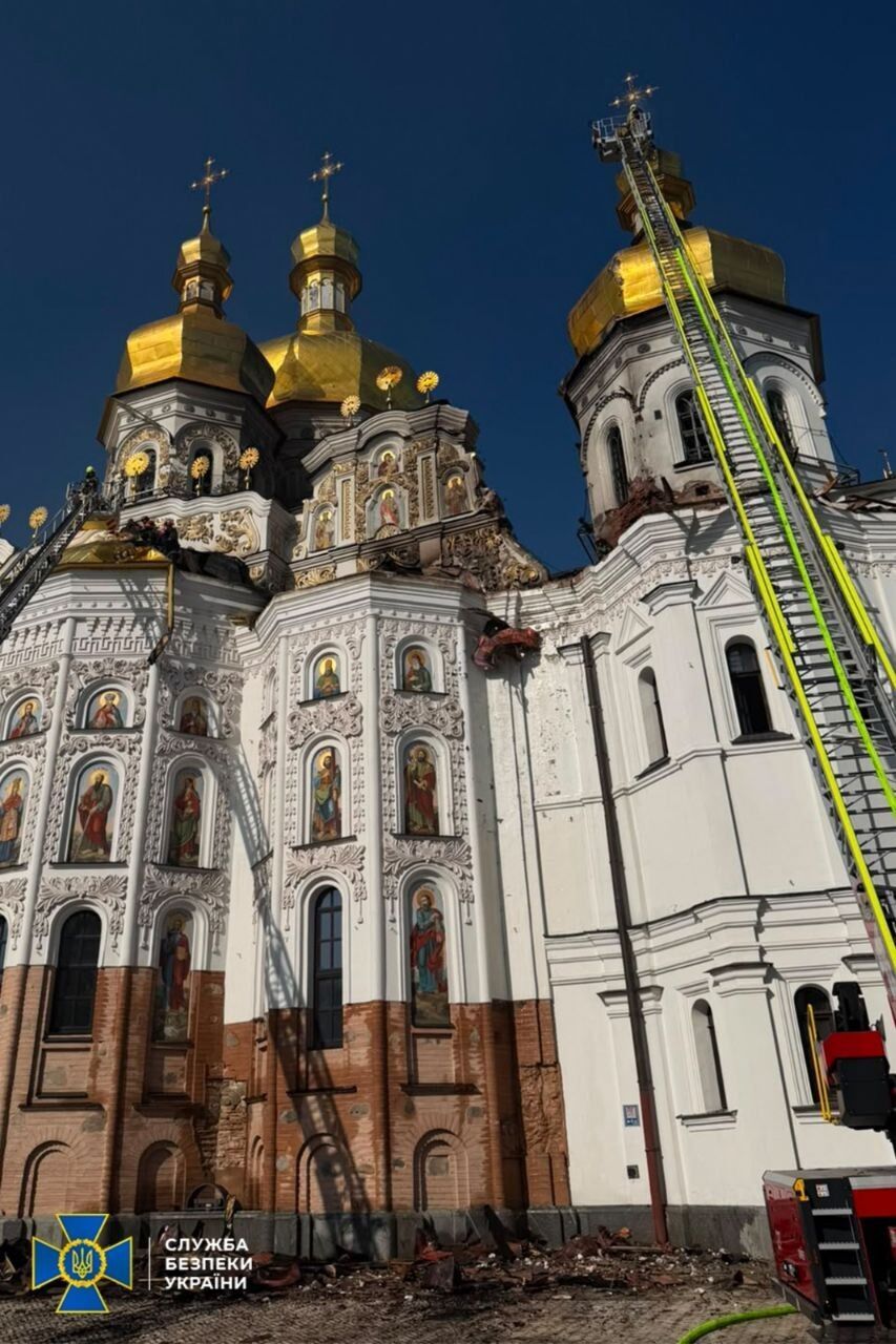 У нічній атаці по Києву постраждала Лавра: влучання ''Герань-2'' підтвердила СБУ