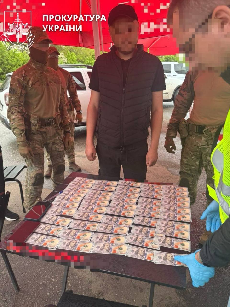 Фіктивний шлюб за 10 тисяч доларів: військовий та спільник використали жінку з інвалідністю для втечі ухилянта