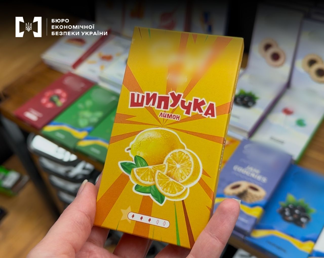 У Чернівцях судитимуть підприємця за незаконну торгівлю вейпами та тютюном для кальянів