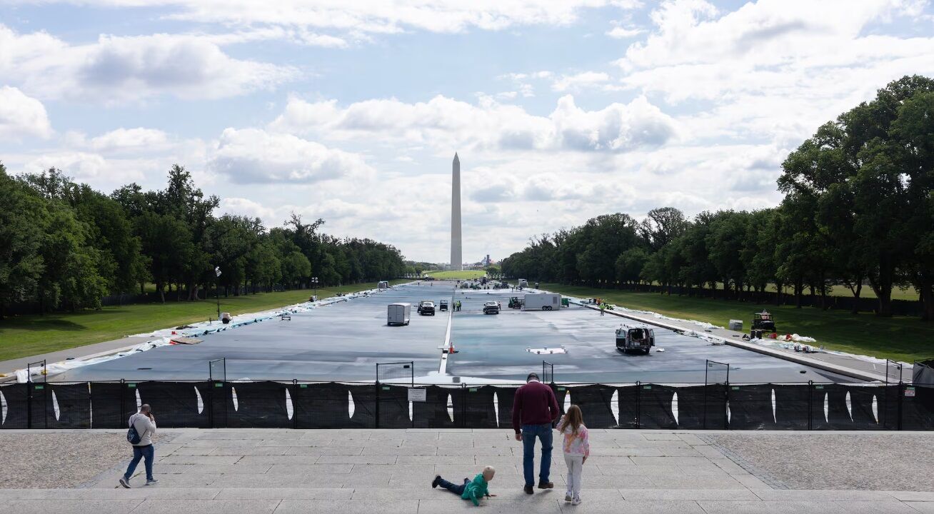 Басейн біля Меморіалу Лінкольна за 14 млн доларів позеленів після реконструкції Трампа
