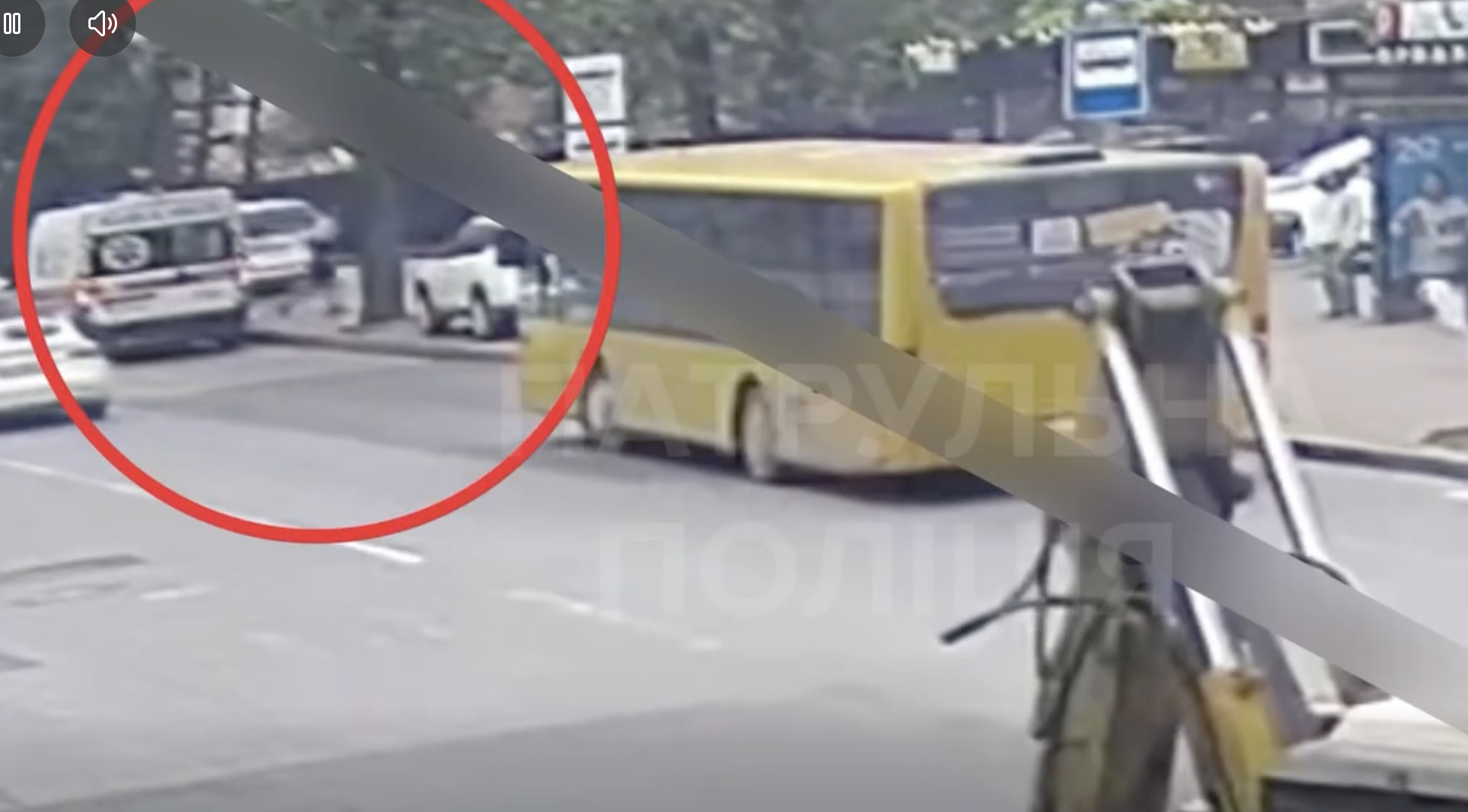 Розшуканий дезертир втік із ''швидкої'' після затримання у Хмельницькому