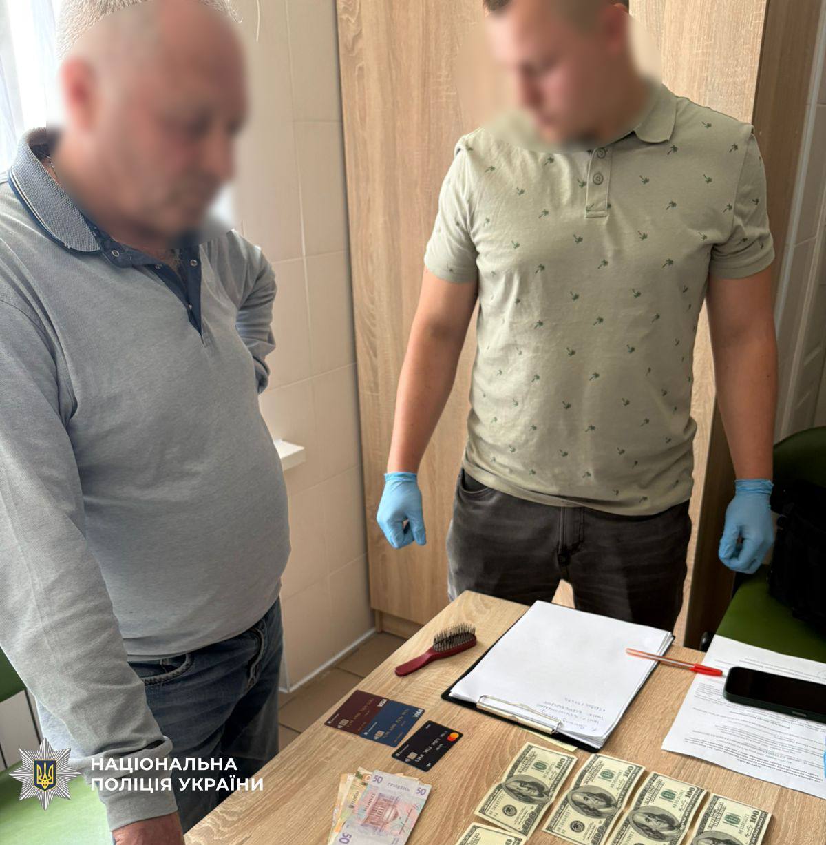 2000 долларов за ''липовую'' инвалидность: на Волыни задержали двух медиков