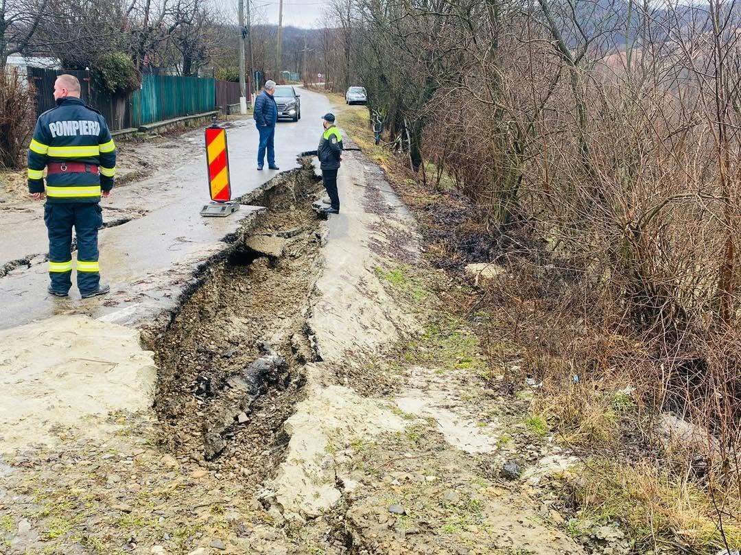 В одной из стран непогода отрезала десятки населенных пунктов: проводится эвакуация