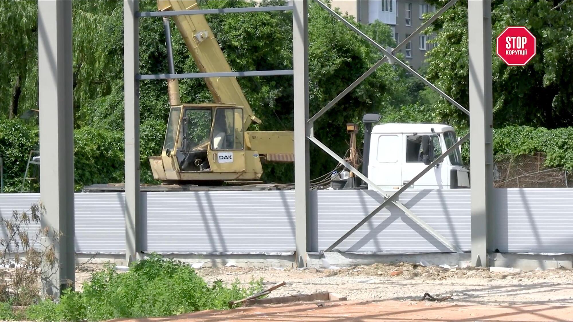 Багатоповерхівка чи спортзал? Розслідування ''закритого'' будівництва в Івано-Франківську на тлі корупційної справи