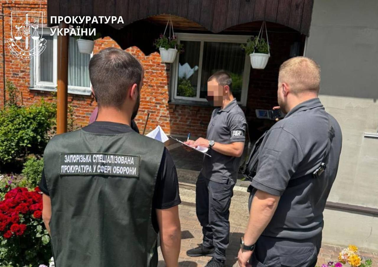 Не служила майже три роки, але отримала 1,3 млн грн: на Запоріжжі повідомили про підозру військовій та підполковнику