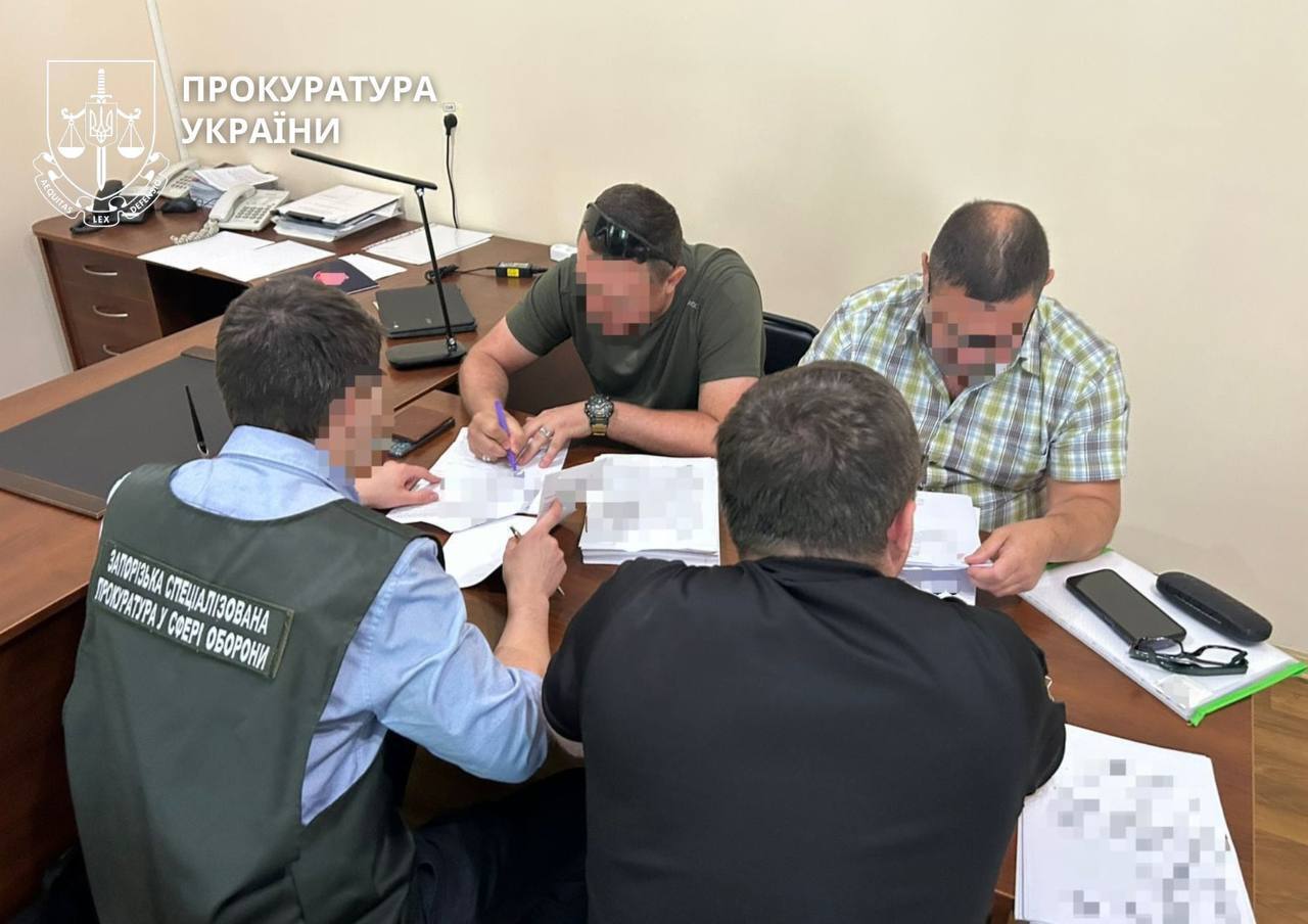 Не служила майже три роки, але отримала 1,3 млн грн: на Запоріжжі повідомили про підозру військовій та підполковнику