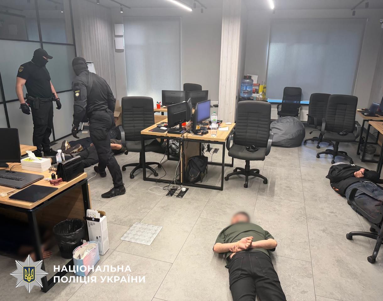 В Киеве разоблачили мошеннический колл-центр, который обманул граждан США более чем на 500 тысяч долларов