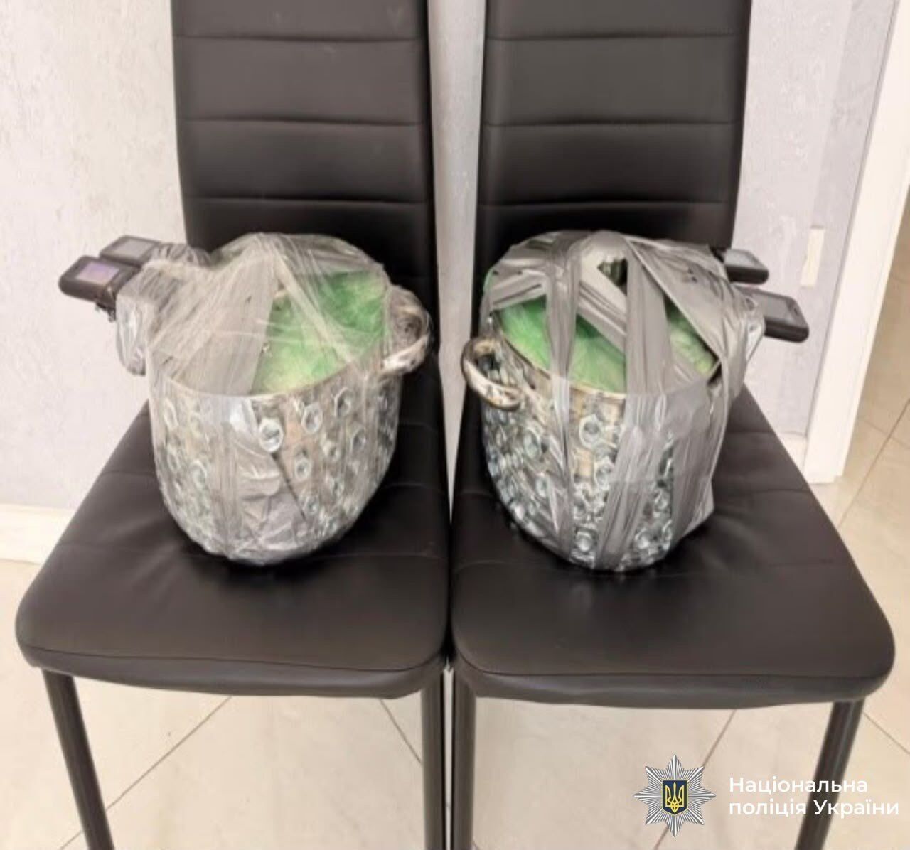 Шість кілограмів вибухівки та план масових жертв: поліція та СБУ попередили теракт у Франківську