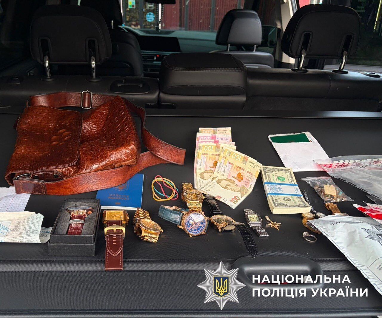 Избили и ограбили волонтера: полиция задержала банду вымогателей на Днепропетровщине