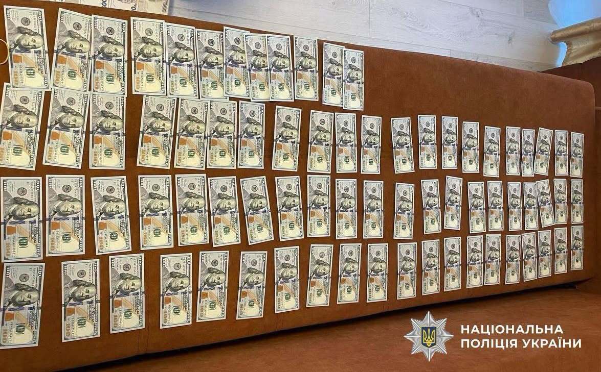 Псевдо-СБУ виманило у 81-річної киянки майже мільйон гривень: поліція викрила кур'єра