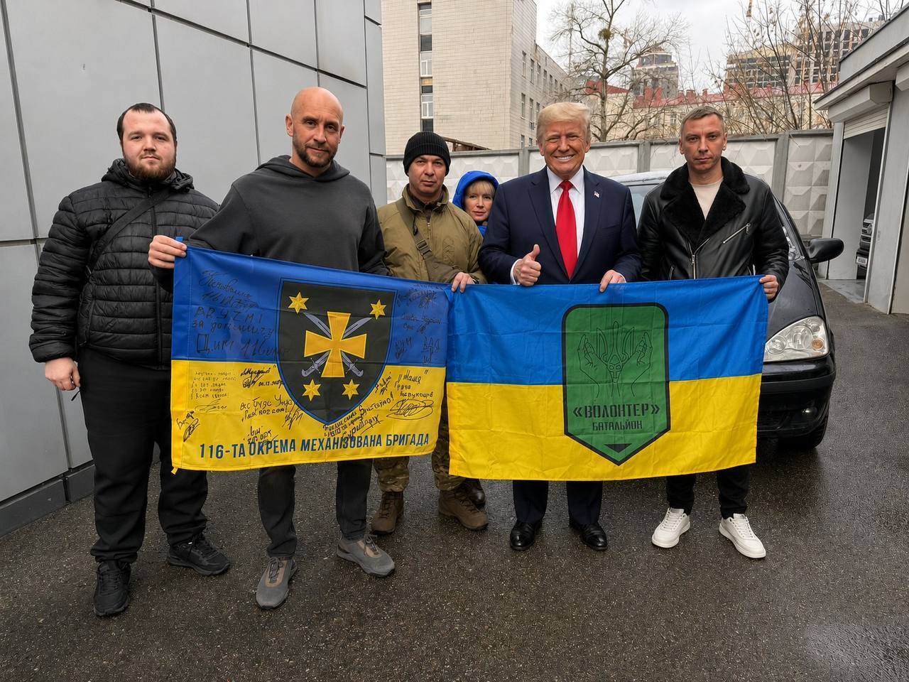 СтопКор ''принял в команду'' Трампа: антикоррупционное медиа запустило флешмоб мемов