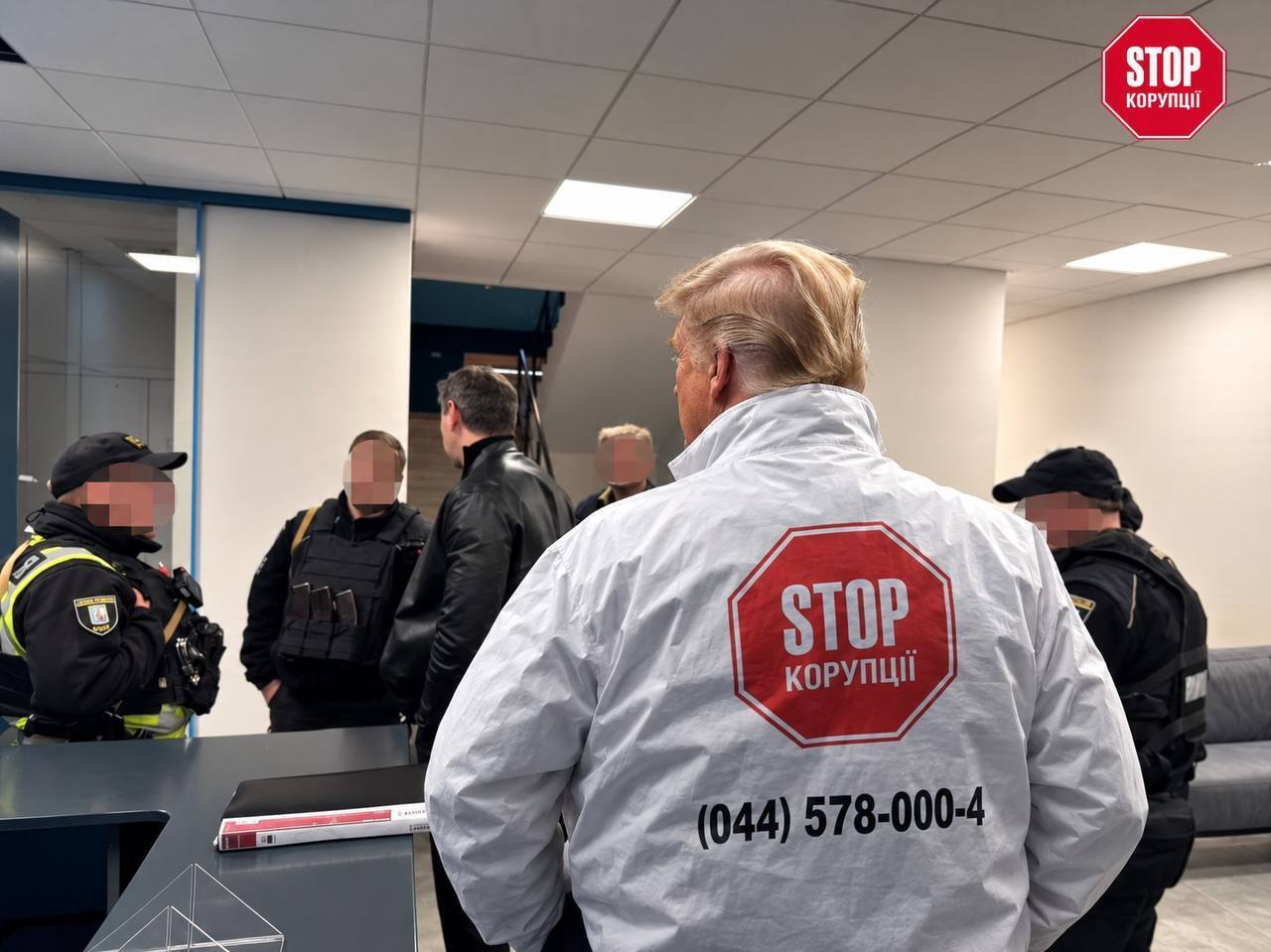 СтопКор ''принял в команду'' Трампа: антикоррупционное медиа запустило флешмоб мемов