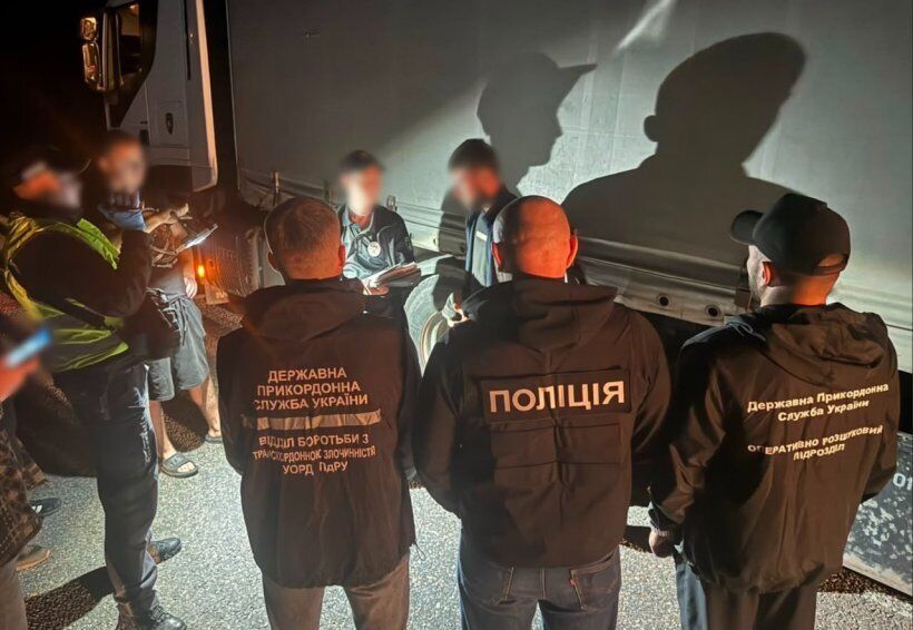 VIP-место в грузовике за $7,5 тысяч: пограничники обнаружили нелегальный трансфер в Молдову