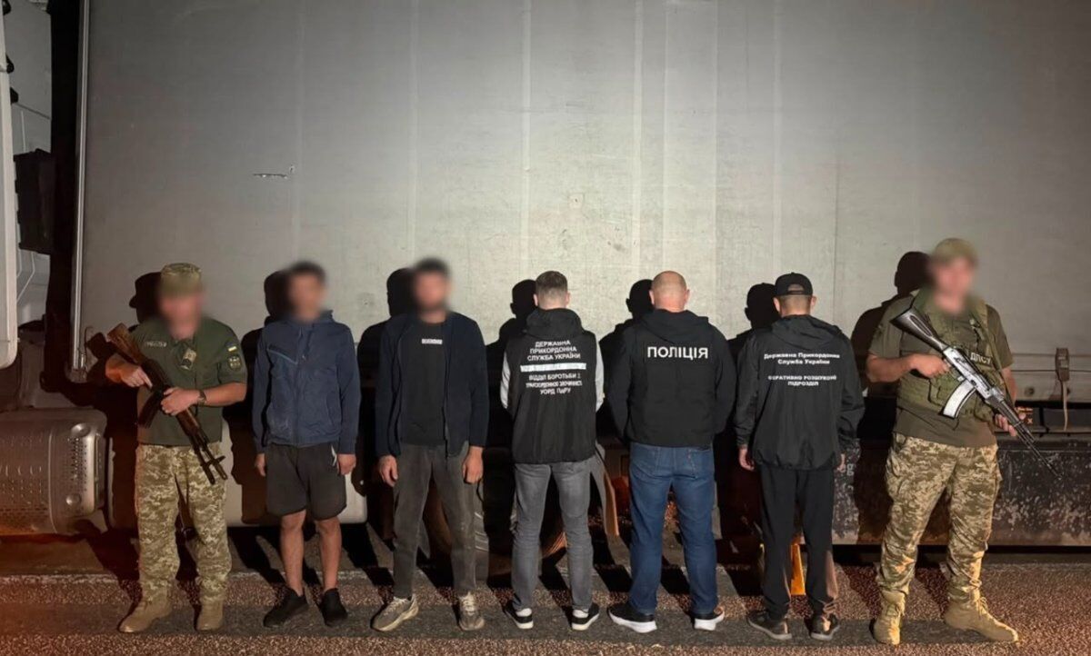 VIP-место в грузовике за $7,5 тысяч: пограничники обнаружили нелегальный трансфер в Молдову