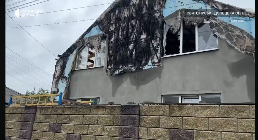 Разрушенный дом в Святогорске