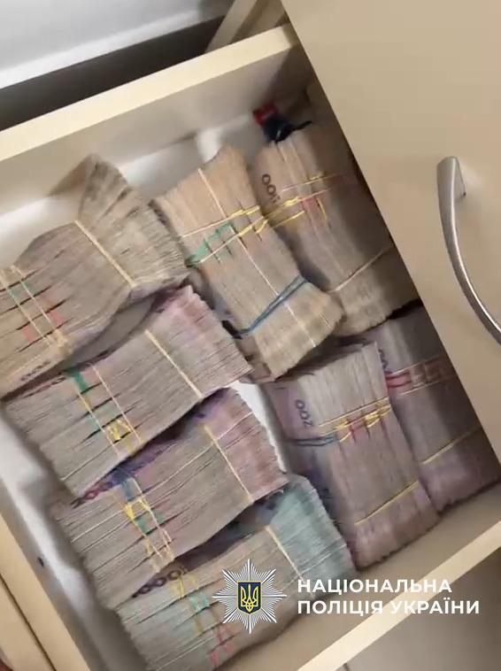 Работали под видом обменника валют и крипт: организатору сети Money 24/7 объявили подозрение
