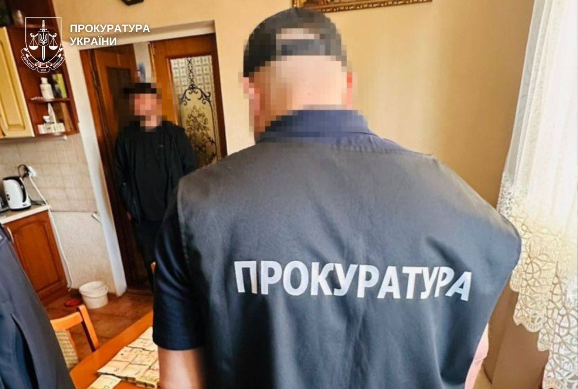 Депутат и чиновник ДМС не указал в декларации недвижимость жены на 13,7 млн грн: дело дошло до суда