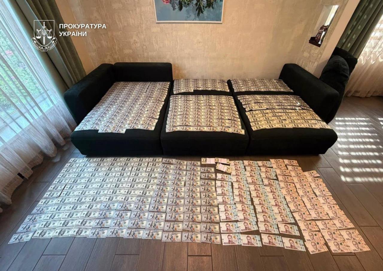 Понад 50 клієнтів і до $10 тисяч за інвалідність: у Києві викрили медичну схему