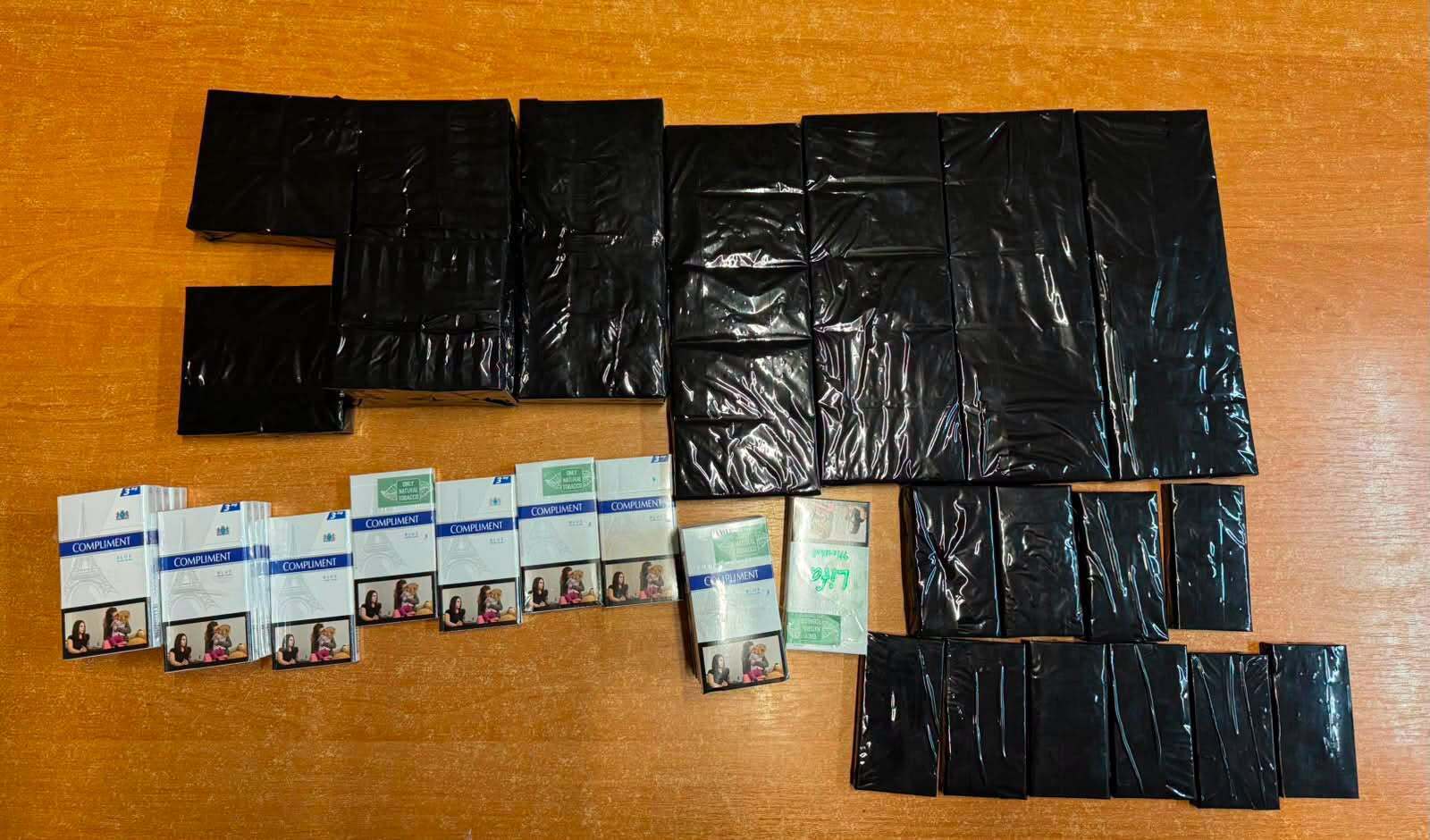 Тютюн ховали у панелях та сидіннях: у ''Краківці'' викрили двох водіїв