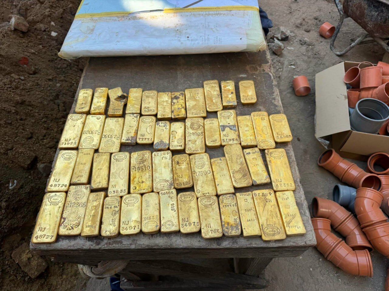 В Бельгии во время ремонта нашли клад на €9 миллионов: золото годами лежало в подвале