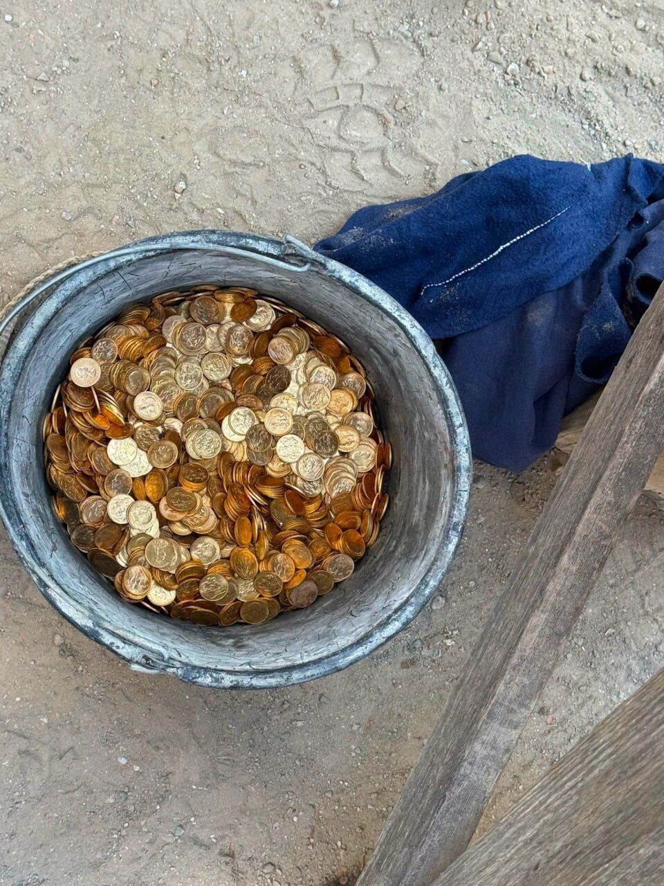 В Бельгии во время ремонта нашли клад на €9 миллионов: золото годами лежало в подвале