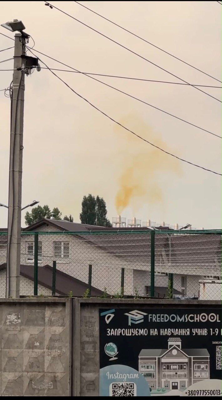 Суд заборонив вводити в експлуатацію електростанцію на Борщагівці, але журналісти зафіксували її підключення