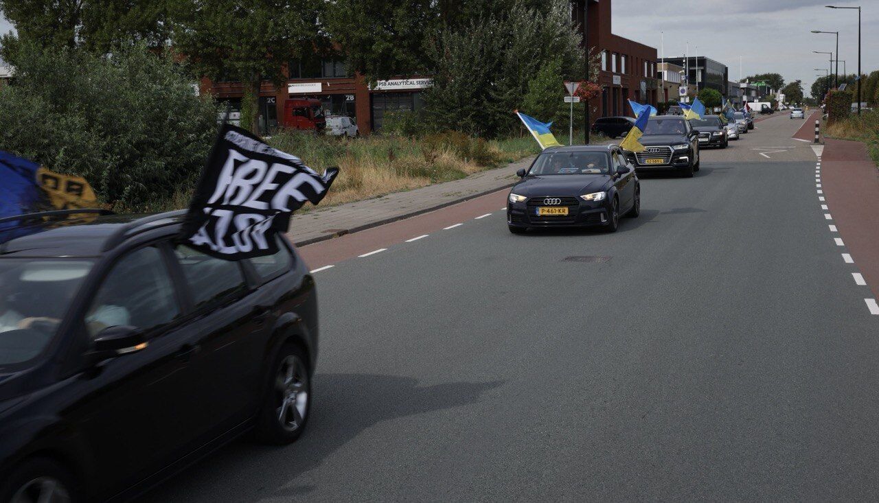 В Нидерландах впервые провели автозаезд в поддержку украинских военнопленных и пропавших без вести