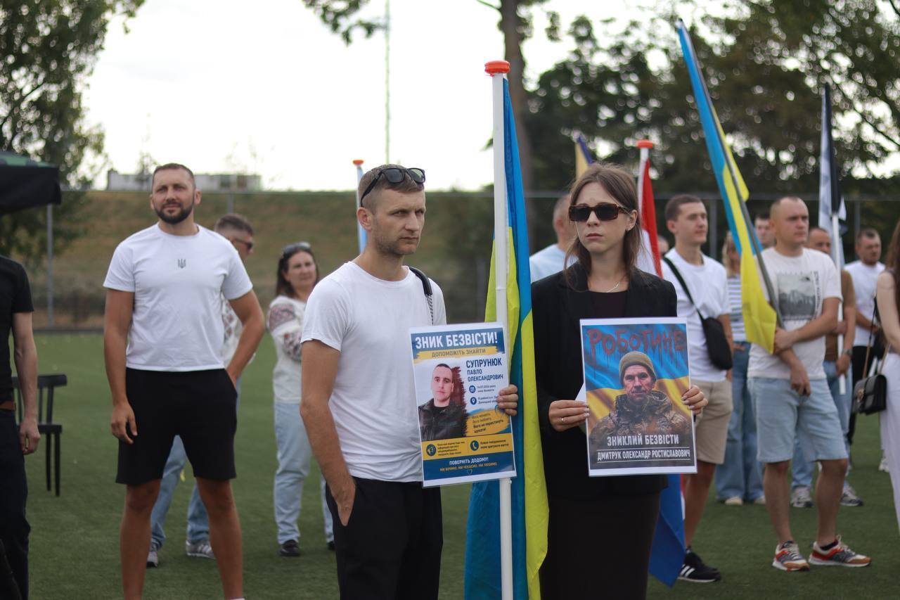 В Нидерландах впервые провели автозаезд в поддержку украинских военнопленных и пропавших без вести