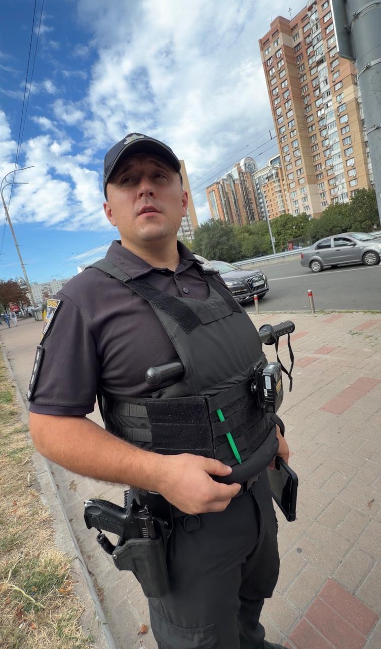 Без инспектора и сообщения в ''Киев Цифровой'', но с газовым баллончиком: в центре Киева зафиксировали незаконную эвакуацию авто