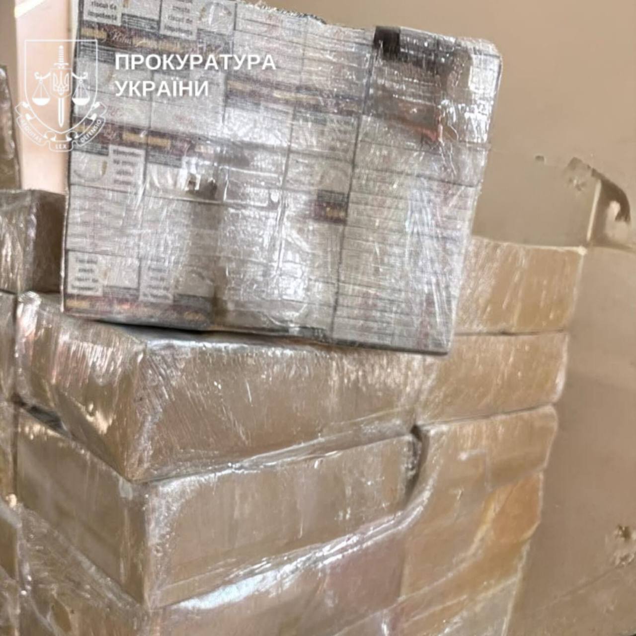 105 тысяч пачек сигарет в газовой цистерне: на границе с Молдовой разоблачили масштабную контрабанду