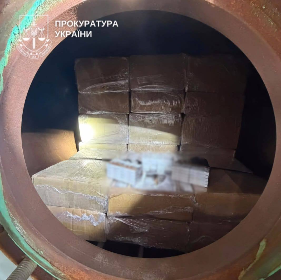 105 тысяч пачек сигарет в газовой цистерне: на границе с Молдовой разоблачили масштабную контрабанду