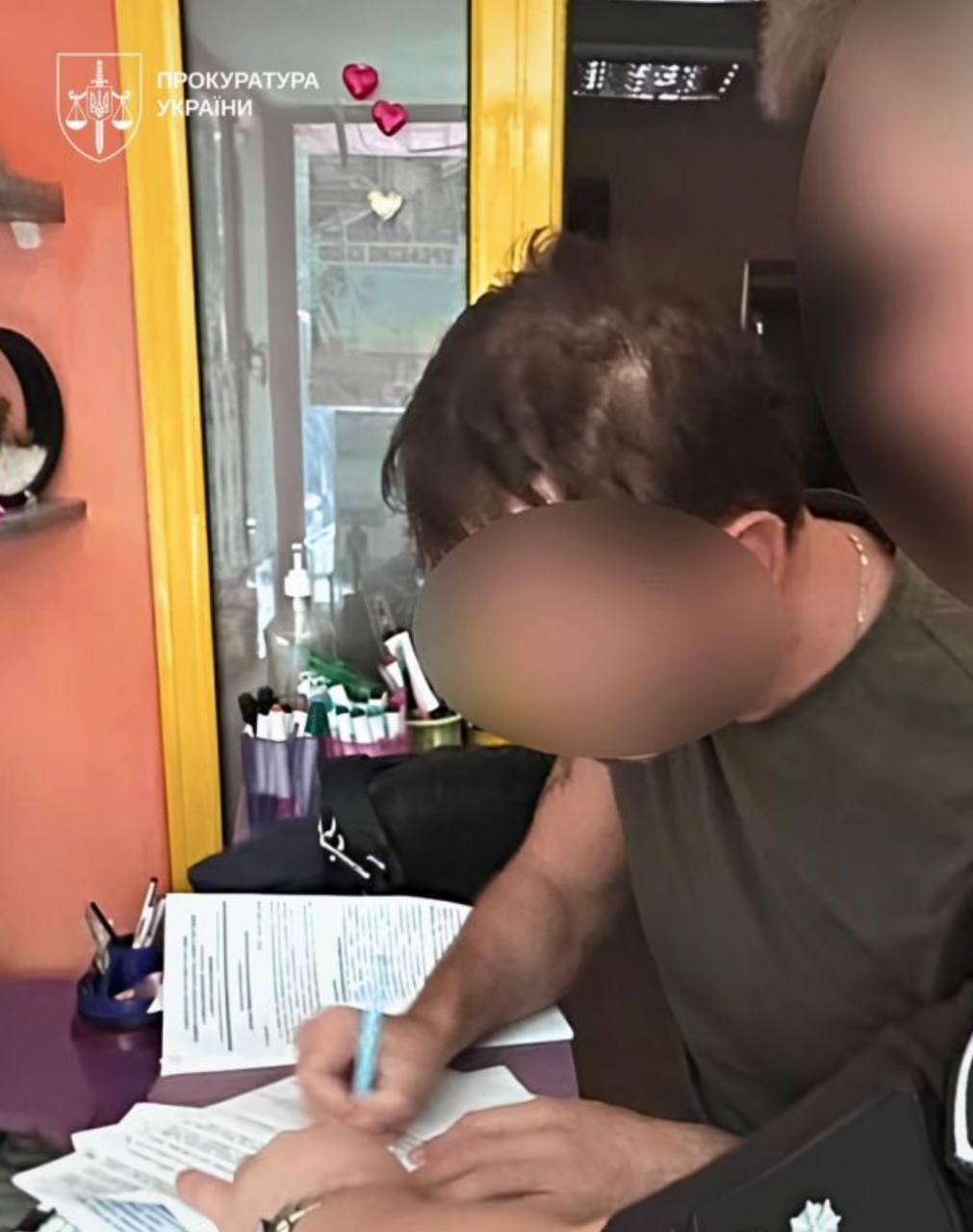 Директора языкового центра в Хмельницком осудили за хранение ''взрослых фото''