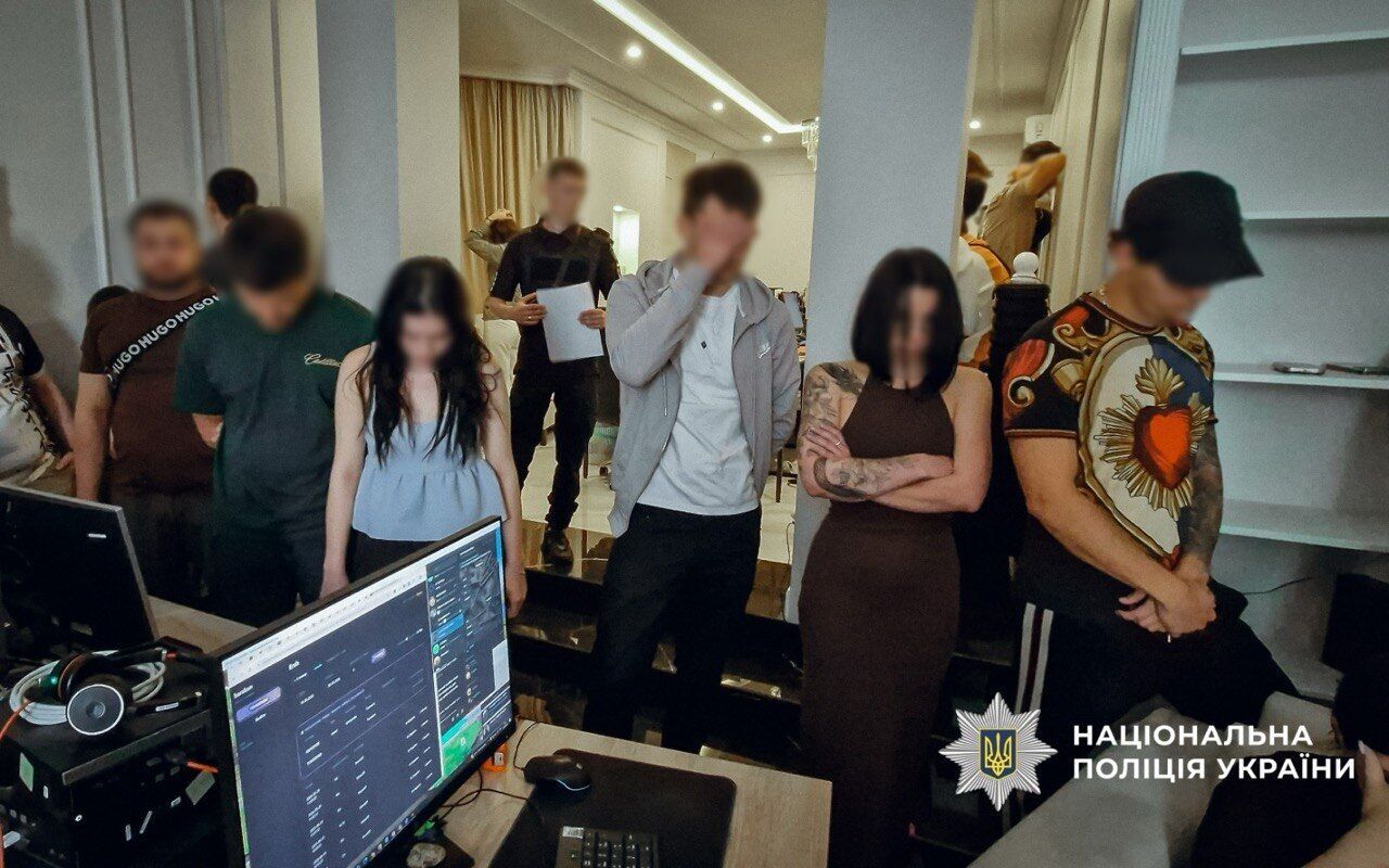 Фейкові інвестиції та викрадення крипти: поліція викрила мережу шахраїв із потерпілими у понад 20 країнах