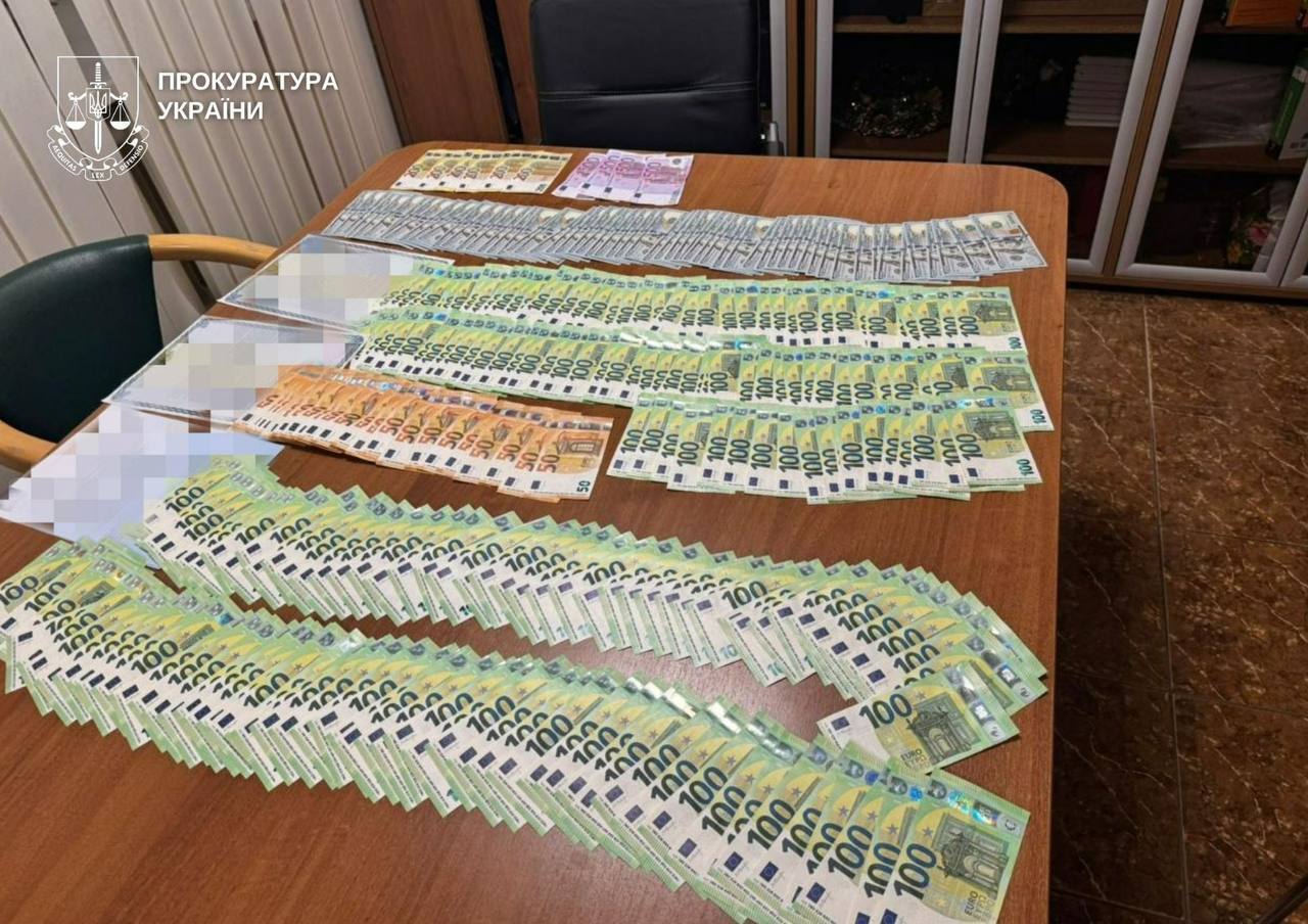 Тендер на 3,2 млн грн и ''откаты'': чиновников ОГА подозревают в завладении бюджетными средствами