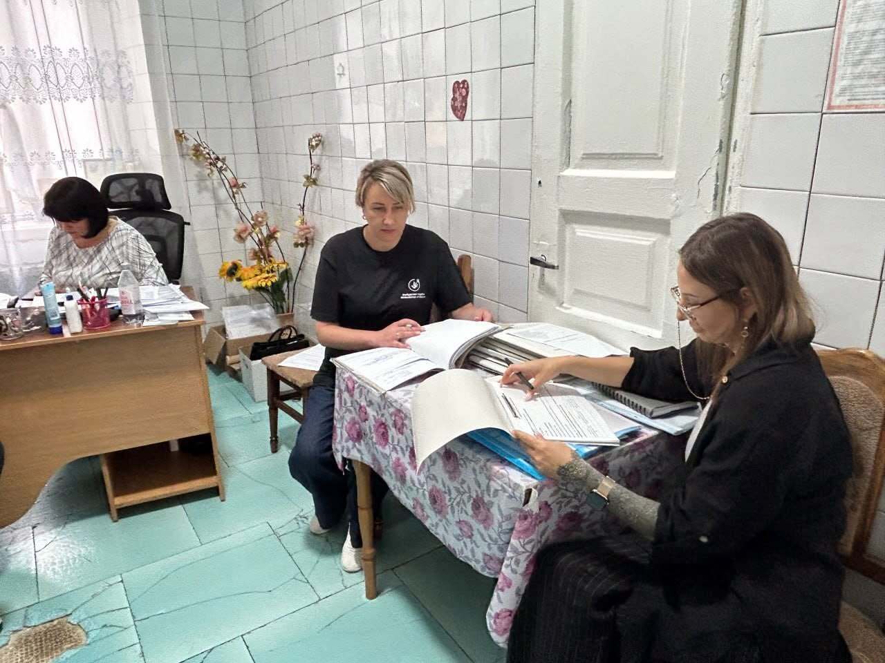 Просроченные продукты, проблемы с лекарствами и безопасностью: в заведении для престарелых провели проверку