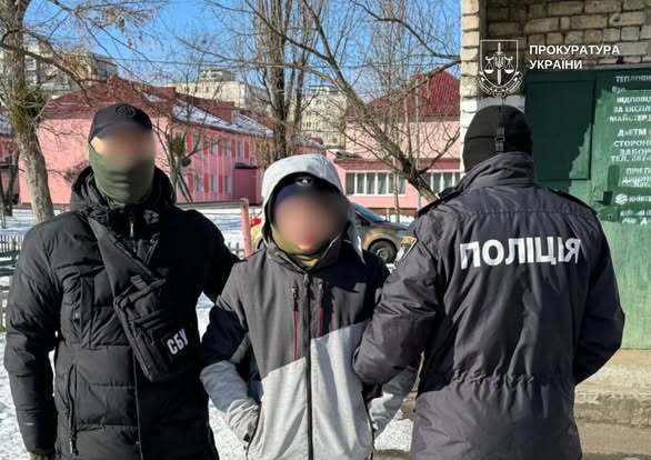 Диверсия за $100: в Киеве двое молодых людей получили 10 и 15 лет за поджог железнодорожного релейного шкафа