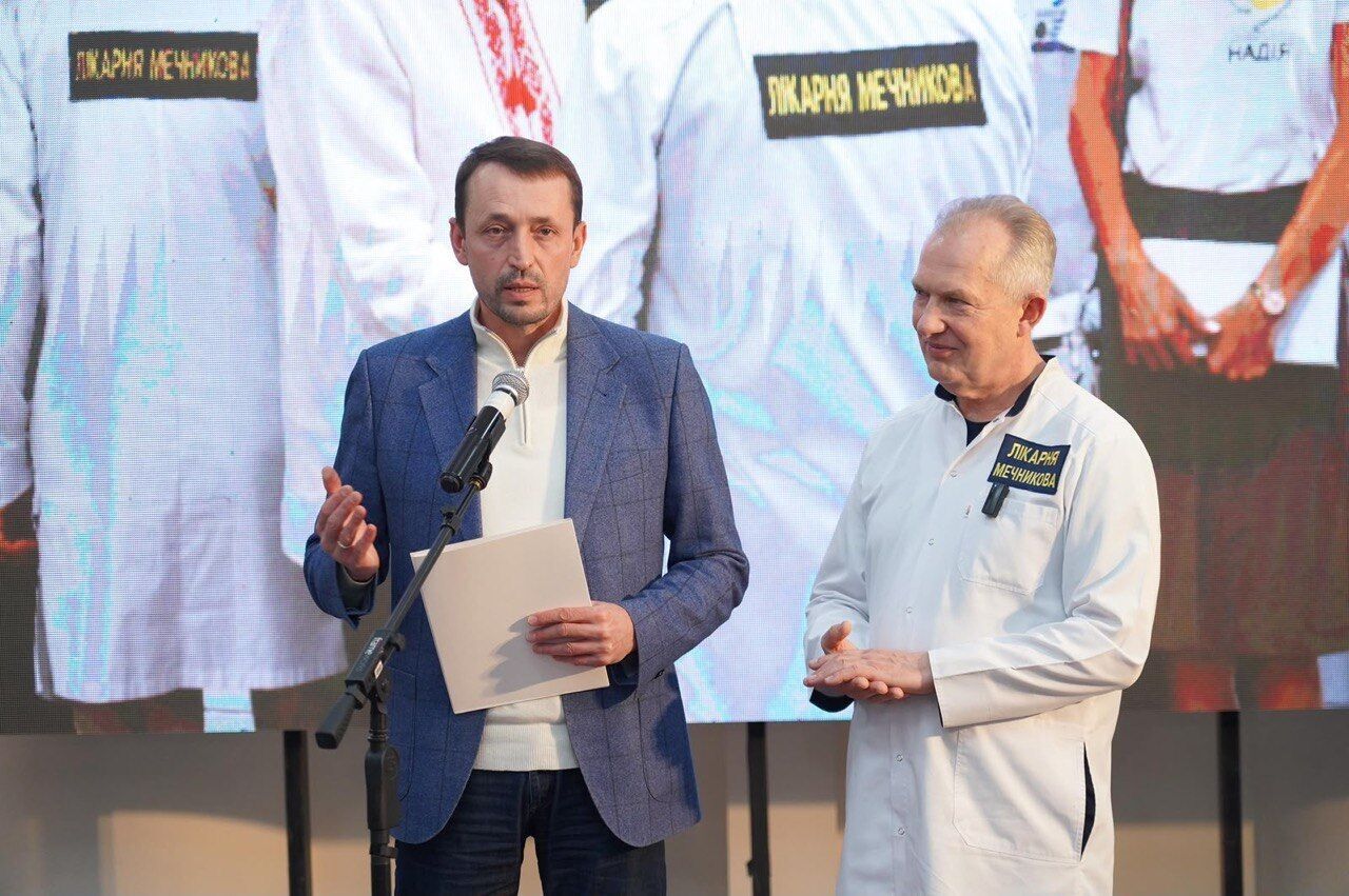 Понад 55 тисяч врятованих життів: Стефанчук і фонд ''Надія'' відвідали лікарню Мечникова