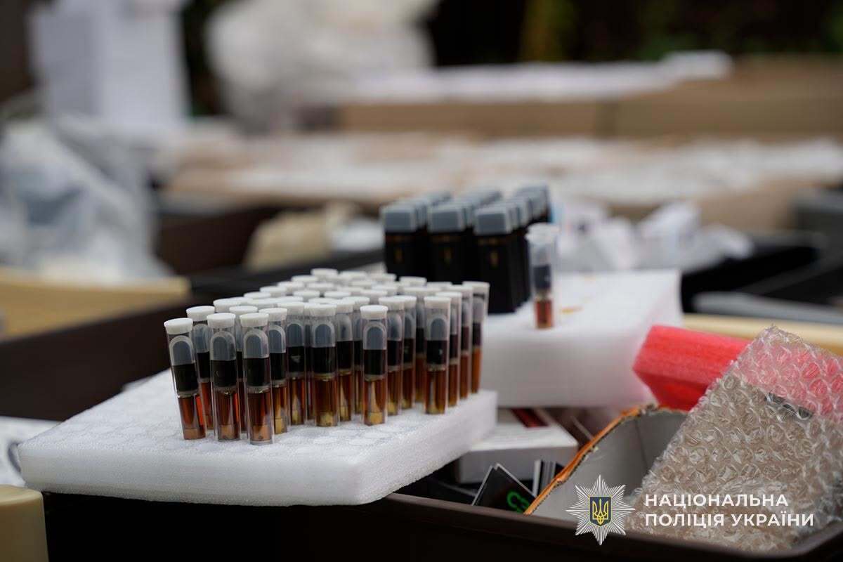 Наркотики под видом CBD-продукции: в Тернопольской области разоблачили сеть со сбытом в шести областях