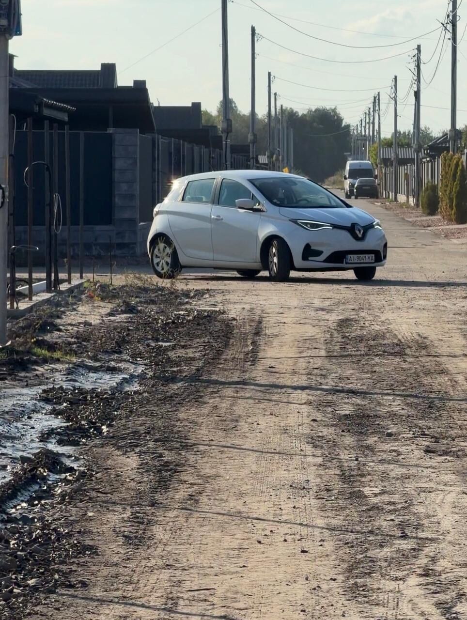 Беспредел в КМ ''Междуречье'': берег ''приватизировали'', песок вывозят спецтехникой, а полиция бездействует?