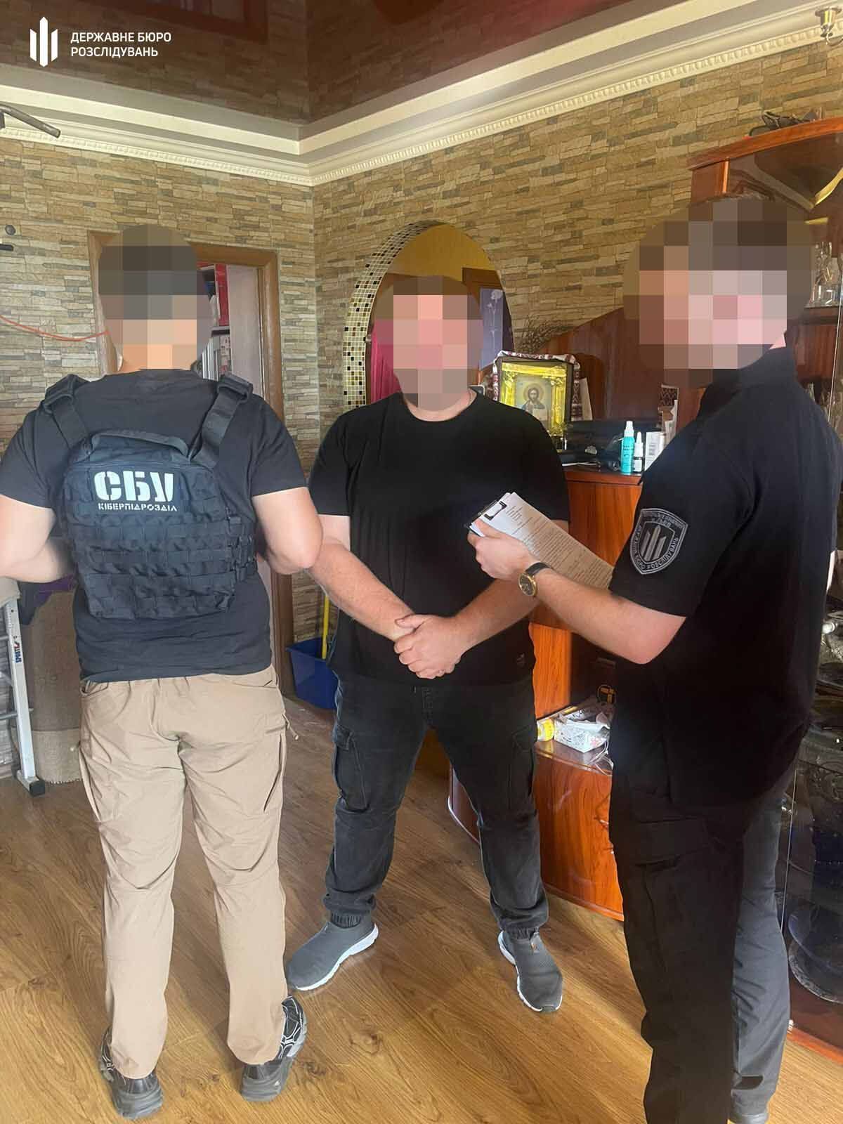 14 тысяч евро за побег: ДБР разоблачило двух военных, которые переправляли мужчину через границу